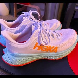 Hoka Carbon 2 size 8 like new condition!